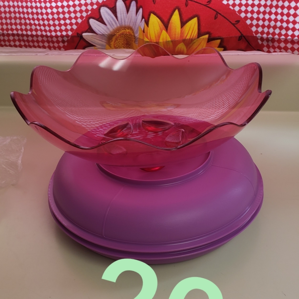 Tupperware - Picture 10 of 16